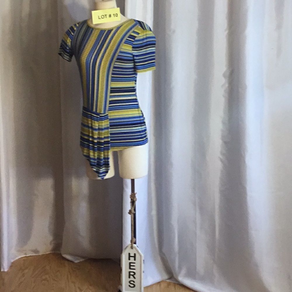 Ribbed knit striped pleat front  small